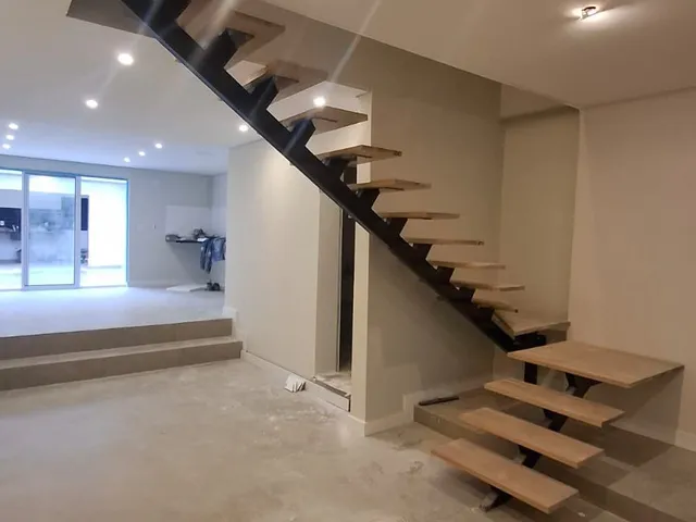 Sobrado com 250m² 3 quartos e 4 banheiros, à venda, no bairro Bela Vista em Osasco
