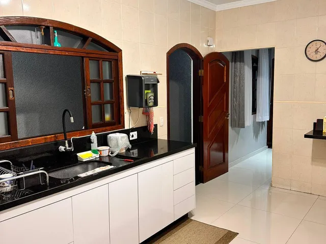 Sobrado com 125m² 3 quartos e 2 banheiros, à venda, no bairro Parque Alexandre em Cotia