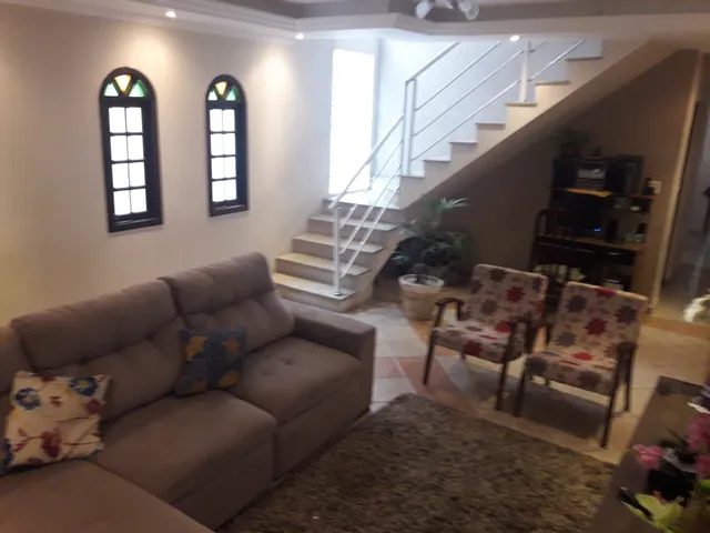 Sobrado 3 quartos e 3 banheiros, à venda, no bairro Jardim do Engenho em Cotia