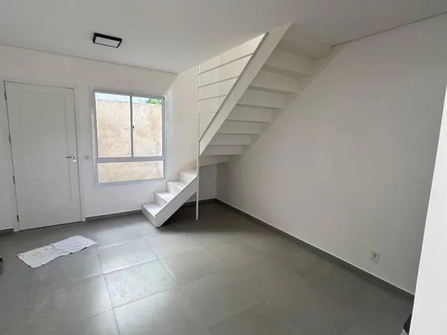 Sobrado com 81m² 2 quartos e 2 banheiros, à venda, no bairro Jardim São Marcos em Vargem Grande Paulista