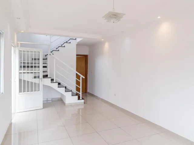 Sobrado com 120m² 3 quartos e 3 banheiros, para alugar, no bairro Novo Osasco em Osasco