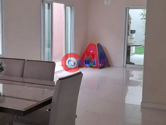 Sobrado com 300m² 3 quartos e 1 banheiro, à venda, no bairro Jardim Vila Galvão em Guarulhos