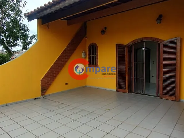 Sobrado 3 quartos e 2 banheiros, à venda, no bairro Residencial Cerconi em Guarulhos