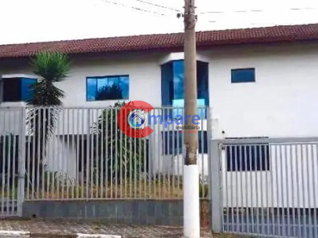 Sobrado com 740m² 5 quartos e 4 banheiros, à venda ou para alugar, no bairro Arujá Center Ville em Arujá