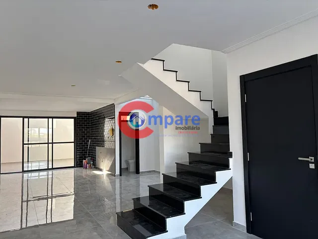 Sobrado à venda, no bairro Parque Flamengo em Guarulhos