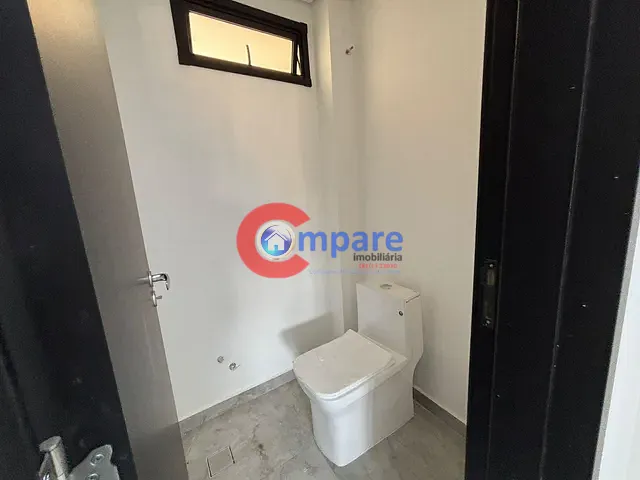 Sobrado à venda, no bairro Parque Flamengo em Guarulhos