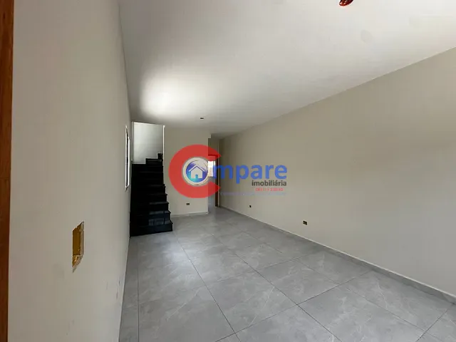 Sobrado 3 quartos e 1 banheiro, à venda, no bairro Parque Flamengo em Guarulhos