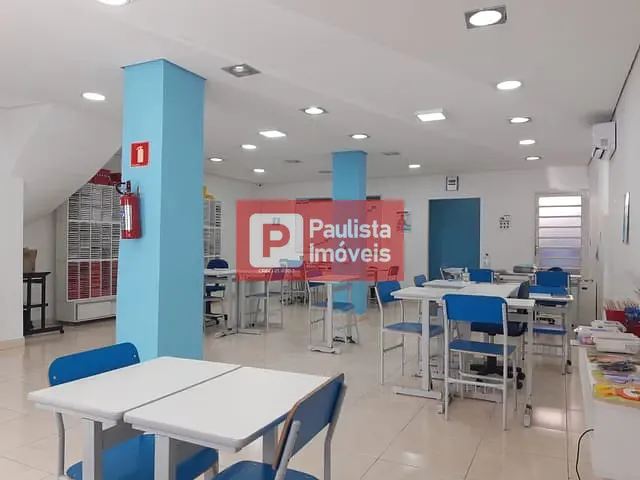 Sobrado com 130m² 4 quartos e 2 banheiros, para alugar, no bairro Campo Belo em São Paulo