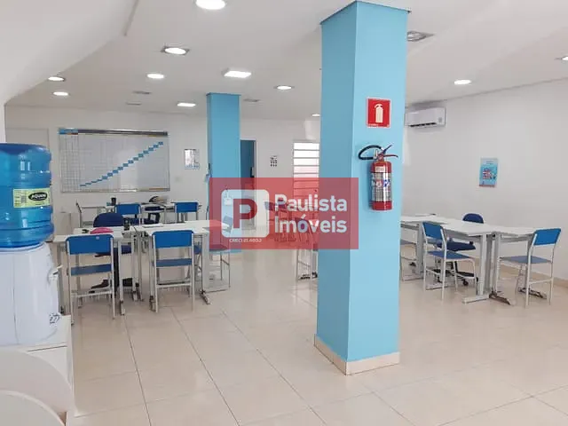 Sobrado com 130m² 4 quartos e 2 banheiros, para alugar, no bairro Campo Belo em São Paulo