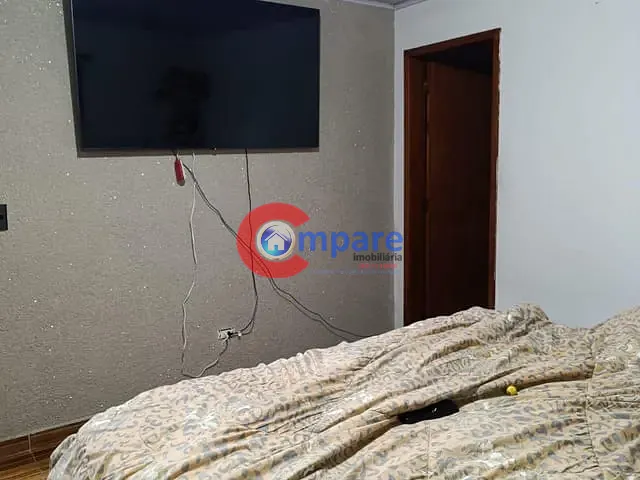 Sobrado 4 quartos e 3 banheiros, à venda, no bairro Jardim Rossi em Guarulhos