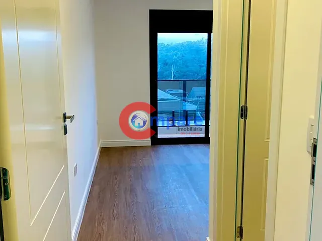 Sobrado 3 quartos e 1 banheiro, à venda, no bairro Residencial e Comercial Guarulhos em Guarulhos