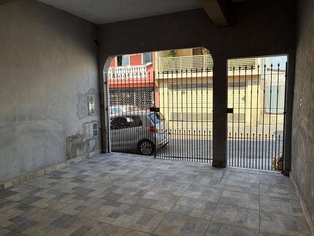 Foto do Sobrado - SOBRADO INDEPENDENTE PARA LOCAÇÃO NO JARDIM SÃO PAULO – GUARULHOS/SP | 3 DORMITÓRIOS | 2 VAGAS | QUINTAL | Imobiliária Compare