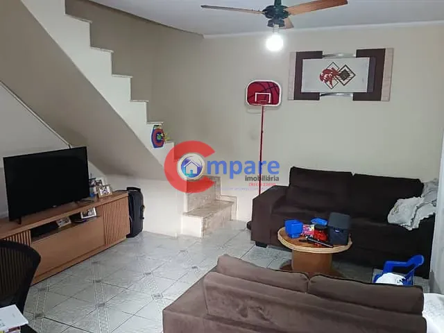 Sobrado 2 quartos e 1 banheiro, à venda, no bairro VILA RIO DE JANEIRO em Guarulhos