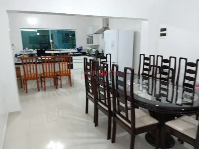 Sobrado 4 quartos e 3 banheiros, à venda, no bairro Vila Scarpelli em Santo André