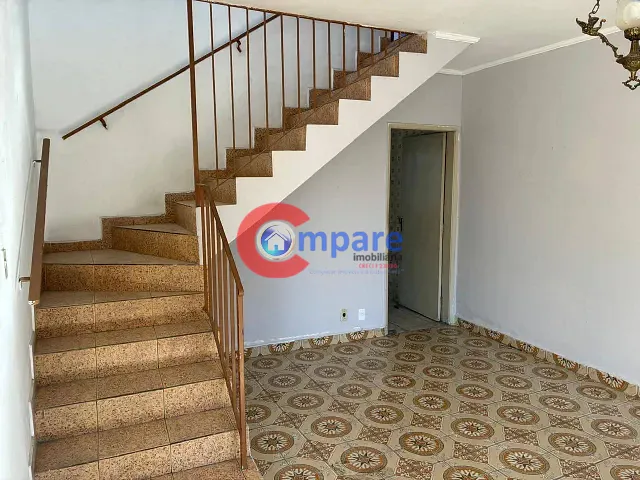 Sobrado 2 quartos e 2 banheiros, à venda, no bairro Vila Galvão em Guarulhos