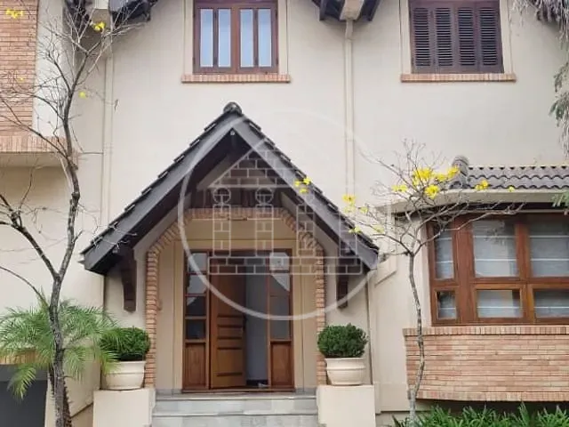 Sobrado com 564m² 4 quartos e 6 banheiros, à venda ou para alugar, no bairro Chácara Monte Alegre em São Paulo