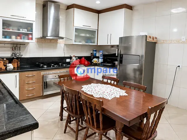 Sobrado 3 quartos e 2 banheiros, para alugar, no bairro Jardim Santa Mena em Guarulhos