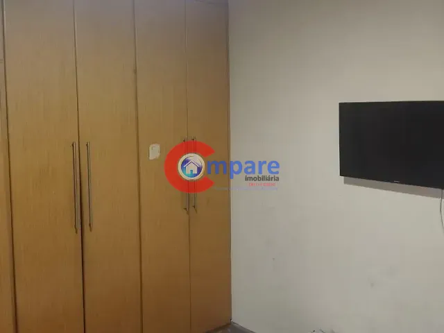 Sobrado 3 quartos e 2 banheiros, para alugar, no bairro Jardim Santa Mena em Guarulhos