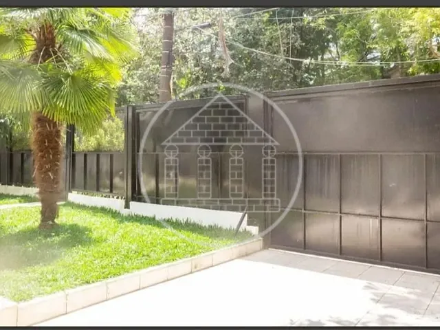 Sobrado com 560m² 4 quartos e 3 banheiros, à venda, no bairro Jardim Marajoara em São Paulo