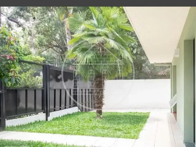 Sobrado com 560m² 4 quartos e 3 banheiros, à venda, no bairro Jardim Marajoara em São Paulo