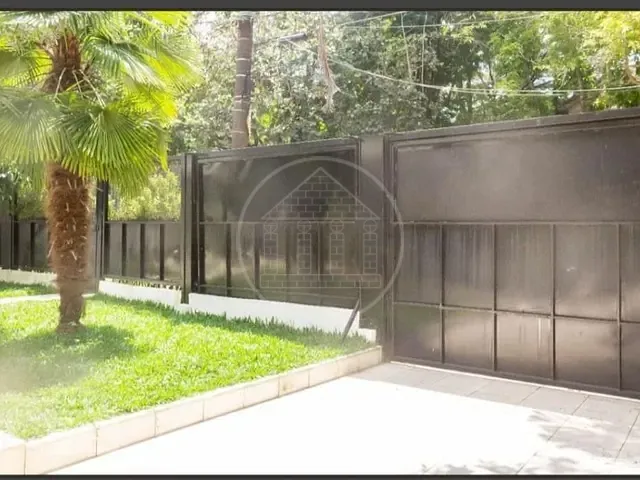 Sobrado com 560m² 4 quartos e 3 banheiros, à venda, no bairro Jardim Marajoara em São Paulo