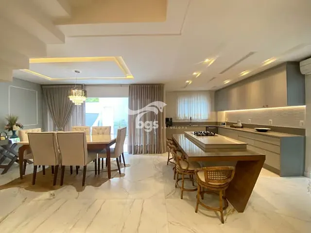 Sobrado com 324m² 3 quartos e 5 banheiros, à venda, no bairro Fazendinha em Itajaí