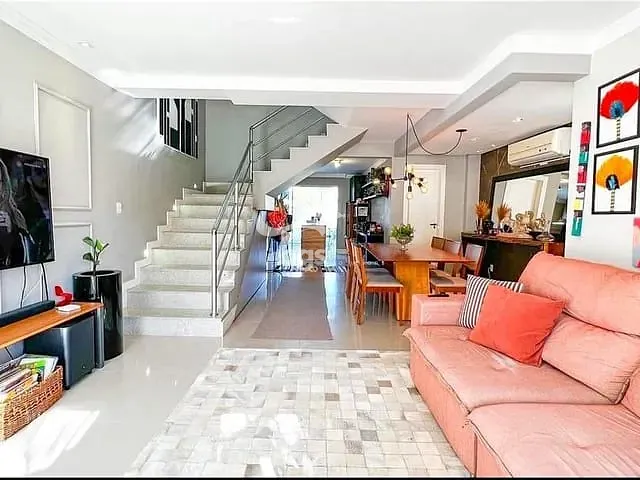 Sobrado com 204m² 3 quartos e 4 banheiros, à venda, no bairro Ariribá em Balneário Camboriú