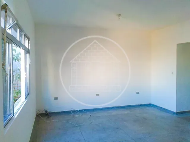 Sobrado com 200m² 3 quartos e 2 banheiros, à venda, no bairro Jardim Maria Fernandes em São Paulo