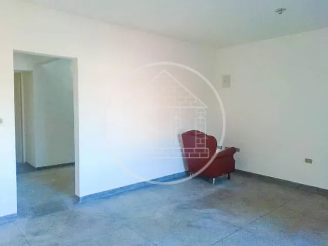 Sobrado com 200m² 3 quartos e 2 banheiros, à venda, no bairro Jardim Maria Fernandes em São Paulo