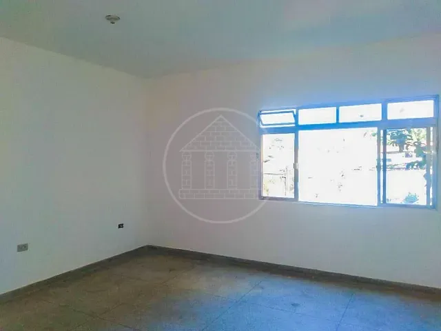 Sobrado com 200m² 3 quartos e 2 banheiros, à venda, no bairro Jardim Maria Fernandes em São Paulo