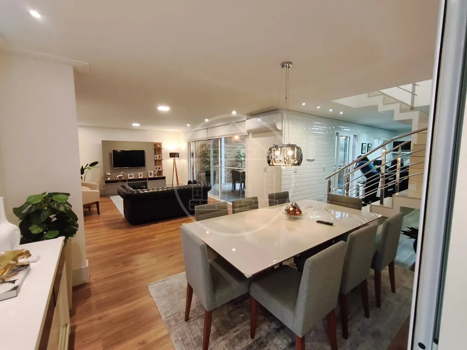 Sobrado, 4 quartos, 210 m² - Foto 1