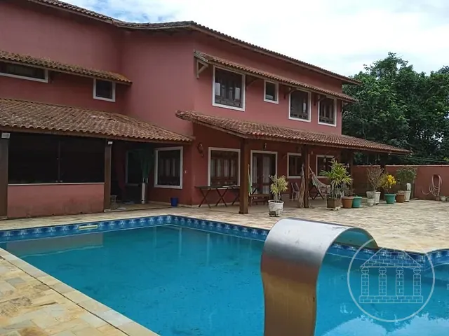 Sobrado com 874m² 4 quartos e 3 banheiros, à venda, no bairro Lagoa Grande em Embu-Guaçu