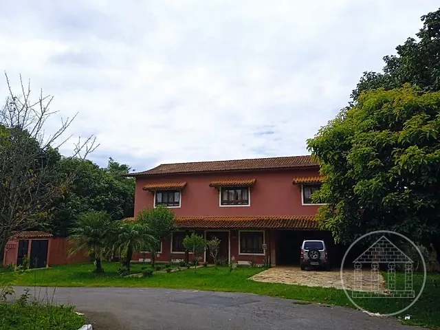 Sobrado com 874m² 4 quartos e 3 banheiros, à venda, no bairro Lagoa Grande em Embu-Guaçu