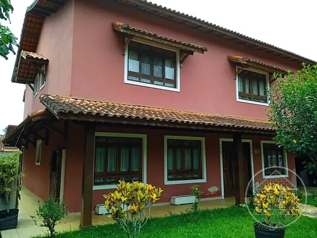 Sobrado com 874m² 4 quartos e 3 banheiros, à venda, no bairro Lagoa Grande em Embu-Guaçu
