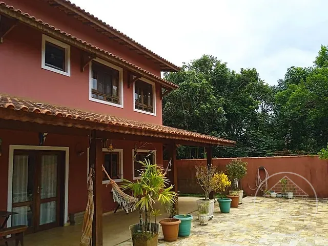 Sobrado com 874m² 4 quartos e 3 banheiros, à venda, no bairro Lagoa Grande em Embu-Guaçu