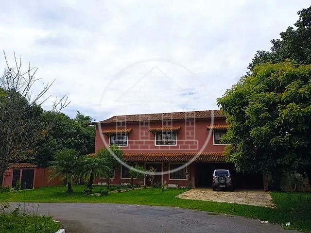 Sobrado com 874m² 4 quartos e 3 banheiros, à venda, no bairro Lagoa Grande em Embu-Guaçu