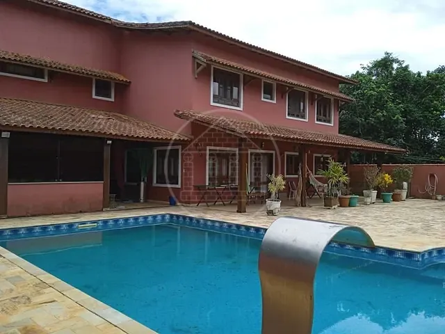Sobrado com 874m² 4 quartos e 3 banheiros, à venda, no bairro Lagoa Grande em Embu-Guaçu