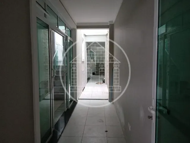 Sobrado com 250m² 4 quartos e 6 banheiros, para alugar, no bairro Jardim Cruzeiro em São Paulo