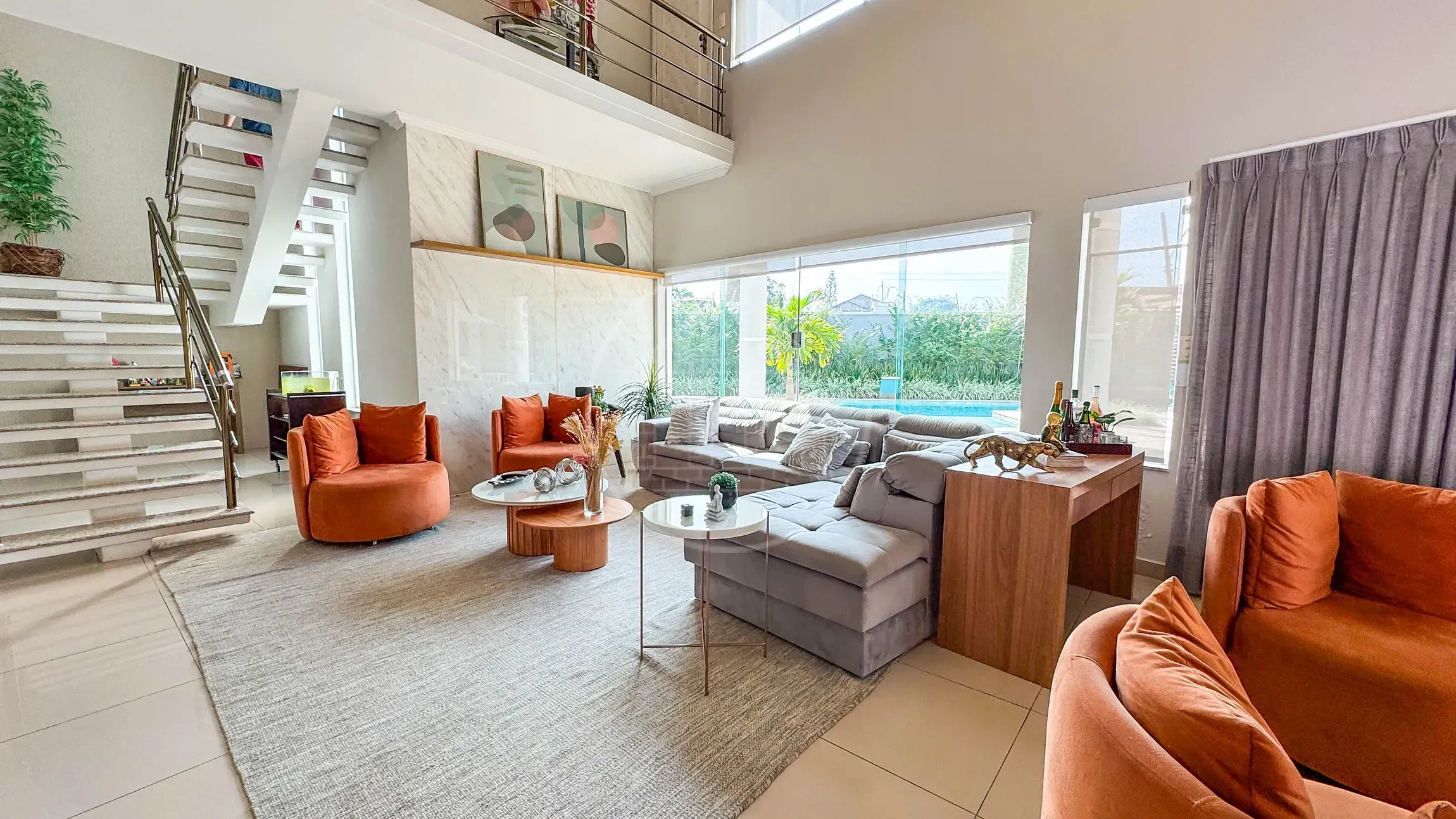 Sobrado, 4 quartos, 372 m² - Foto 1