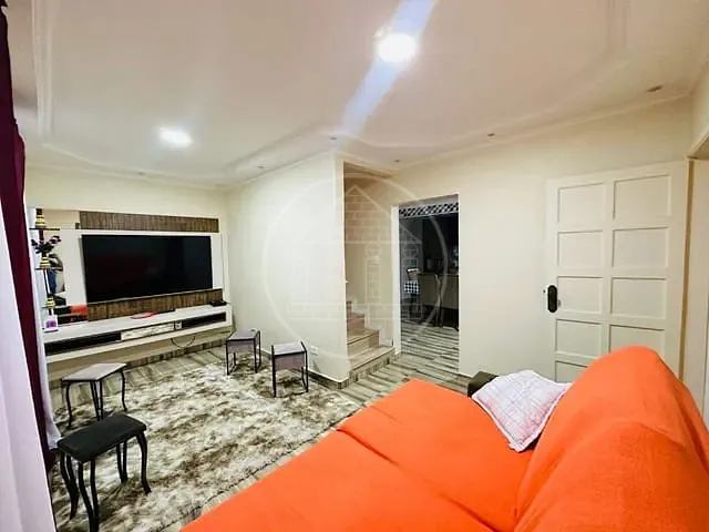 Sobrado com 194m² 3 quartos e 2 banheiros, à venda, no bairro Jardim Sabará em São Paulo