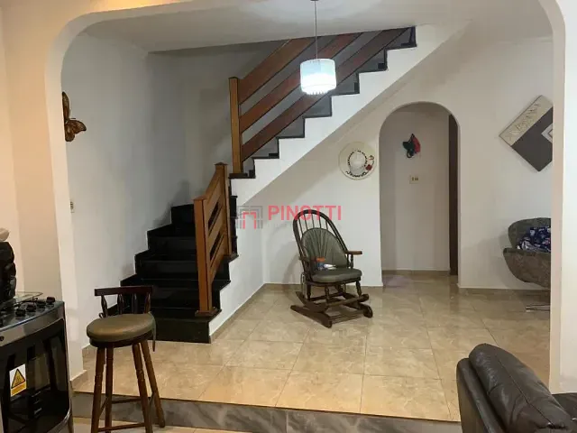 Sobrado 4 quartos e 4 banheiros, à venda ou para alugar, no bairro Jardim Maria Adelaide em São Bernardo do Campo