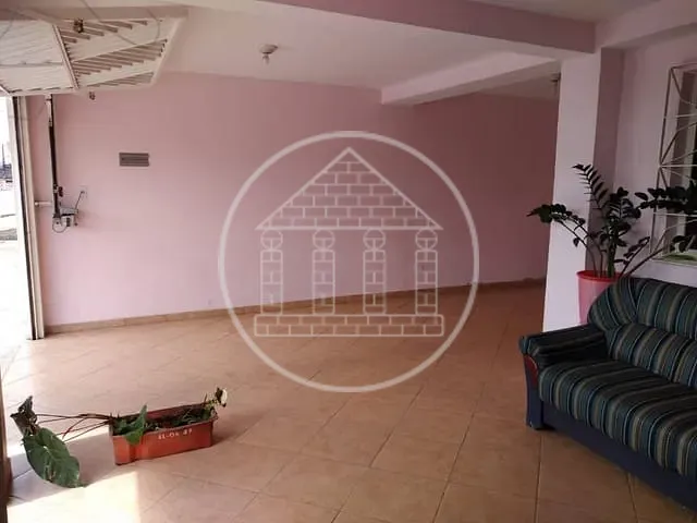 Sobrado com 212m² 3 quartos e 2 banheiros, à venda, no bairro Jardim Myrna em São Paulo