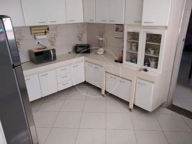 Sobrado com 212m² 3 quartos e 2 banheiros, à venda, no bairro Jardim Myrna em São Paulo