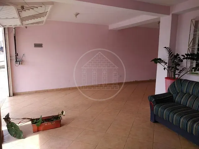 Sobrado com 212m² 3 quartos e 2 banheiros, à venda, no bairro Jardim Myrna em São Paulo
