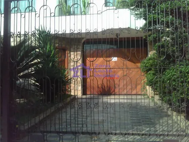 Sobrado com 30000m² 4 quartos e 4 banheiros, à venda ou para alugar, no bairro Jardim Vila Formosa em São Paulo