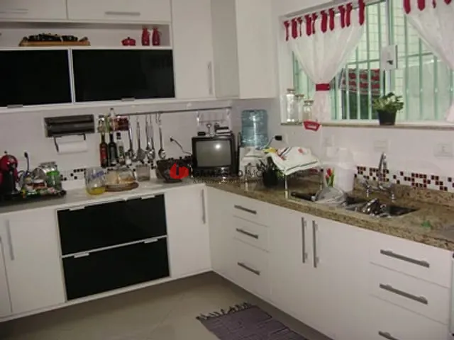 Sobrado com 210m² 3 quartos e 1 banheiro, para alugar, no bairro Olímpico em São Caetano do Sul