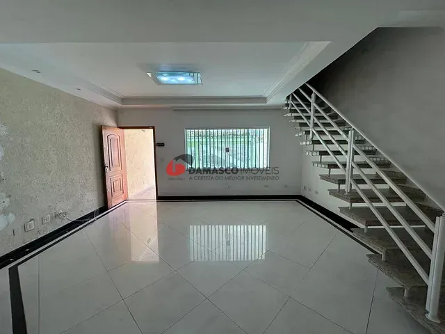 Sobrado com 210m² 3 quartos e 5 banheiros, à venda, no bairro Olímpico em São Caetano do Sul