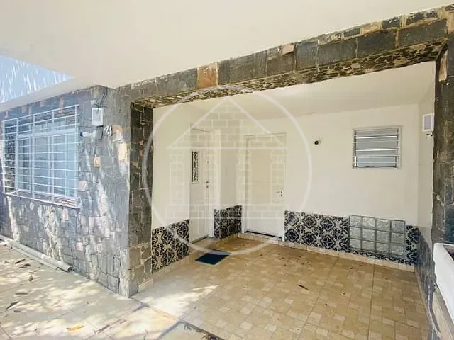 Sobrado com 250m² 3 quartos e 2 banheiros, para alugar, no bairro Cidade Monções em São Paulo