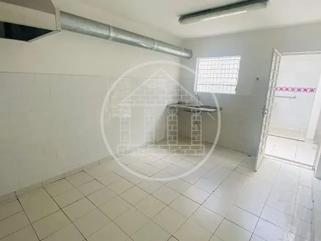 Sobrado com 250m² 3 quartos e 2 banheiros, para alugar, no bairro Cidade Monções em São Paulo