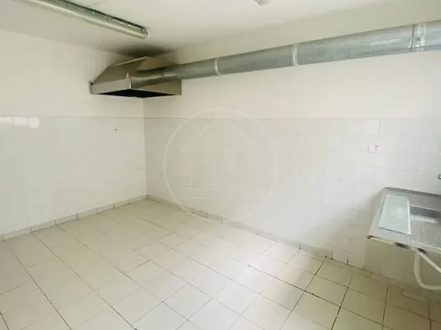 Sobrado com 250m² 3 quartos e 2 banheiros, para alugar, no bairro Cidade Monções em São Paulo